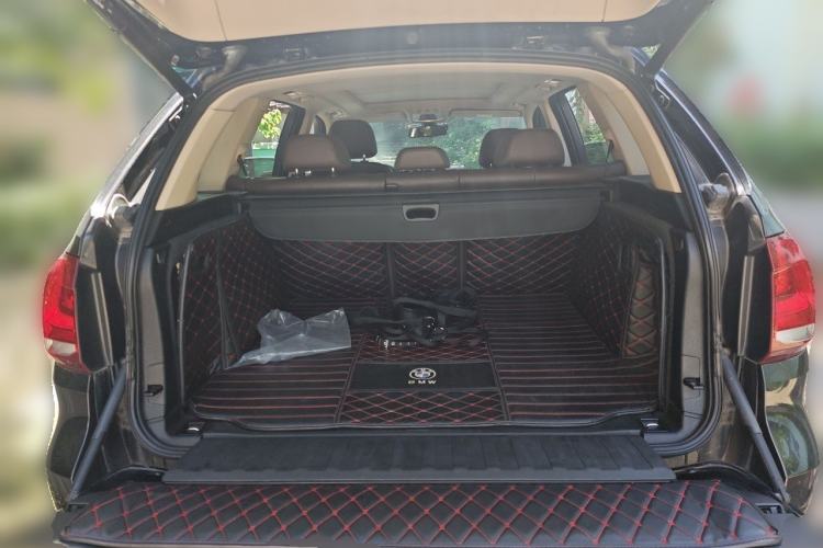 Used BMW X5 2017 xDrive28i Trunk