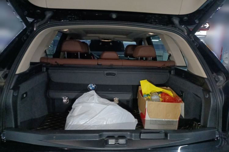 Used BMW X5  Trunk