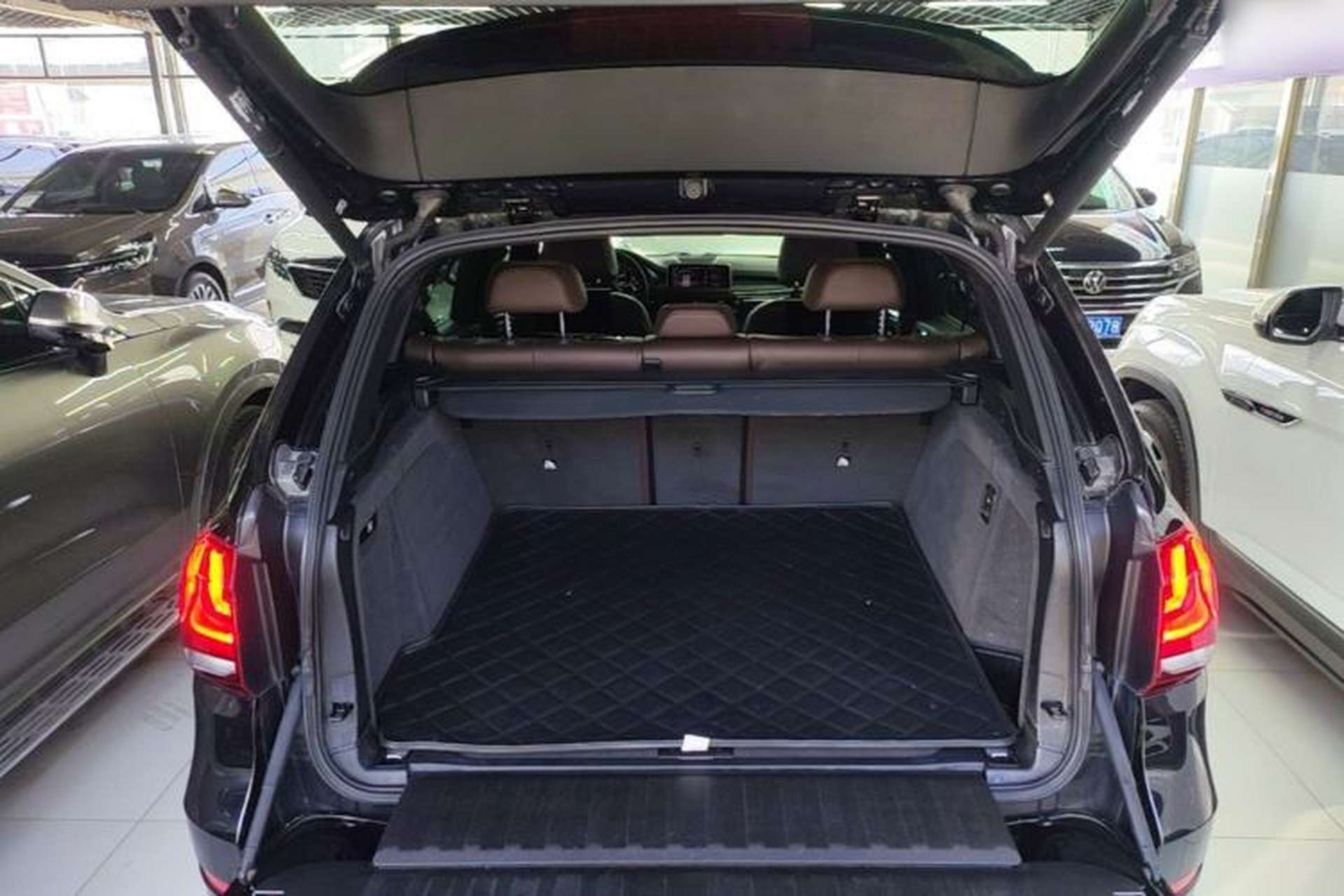 Used BMW X5 2017 xDrive35i M Sport Edition Trunk