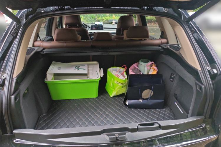 Used BMW X5  Trunk