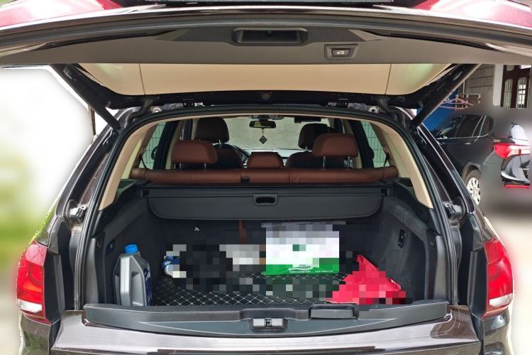 Used BMW X5 2017 xDrive28i Trunk