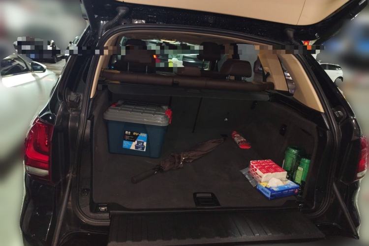 Used BMW X5 2017 xDrive28i Trunk