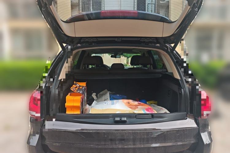 Used BMW X5 2017 xDrive28i Trunk