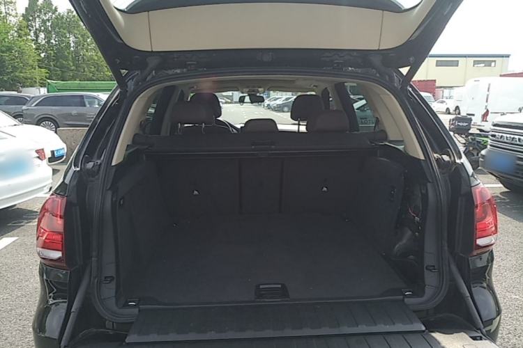 Used BMW X5 2017 xDrive28i Trunk