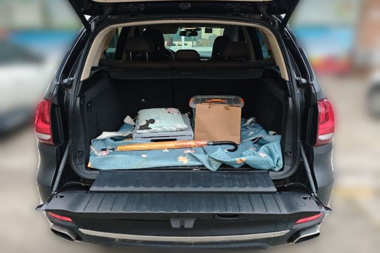 Used BMW X5 2017 xDrive28i Trunk