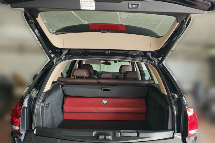 Used BMW X5 2017 xDrive28i Trunk