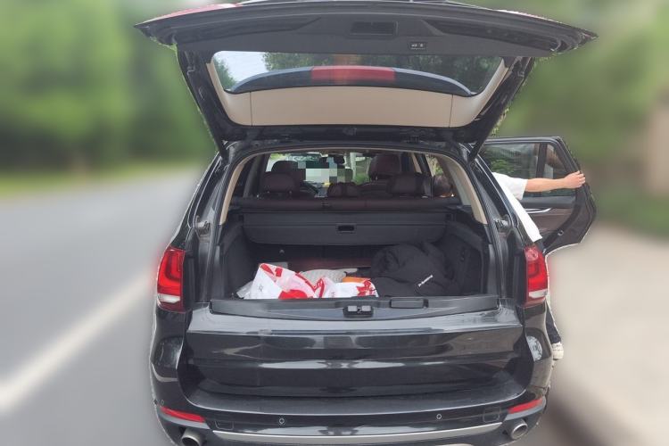 Used BMW X5 2017 xDrive35i Leading Model Trunk