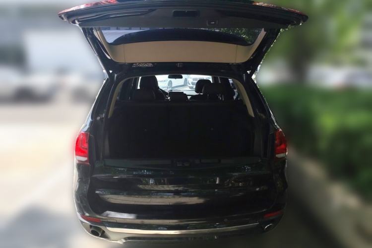 Used BMW X5 2017 xDrive28i Trunk