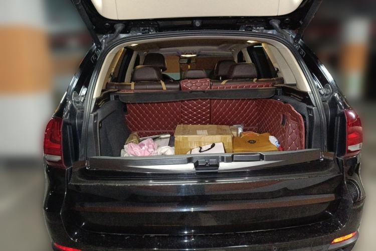 Used BMW X5 2017 xDrive28i Trunk