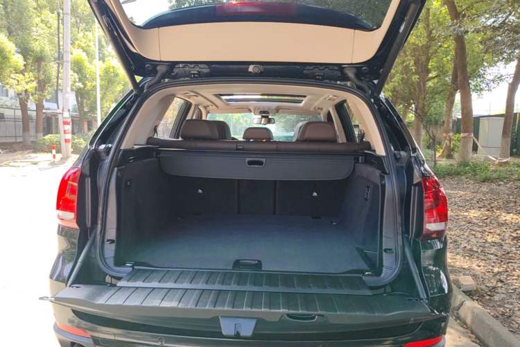 Used BMW X5 2017 xDrive35i Leading Model Trunk
