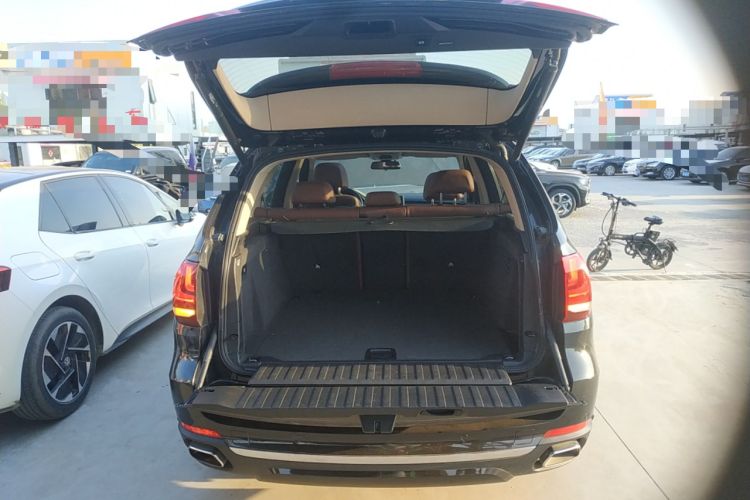 Used BMW X5 2017 xDrive35i Standard Model U.S. Specification Trunk