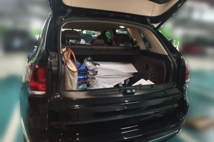 Used BMW X5 2017 xDrive28i Trunk