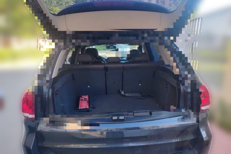 Used BMW X5 2017 xDrive28i Trunk