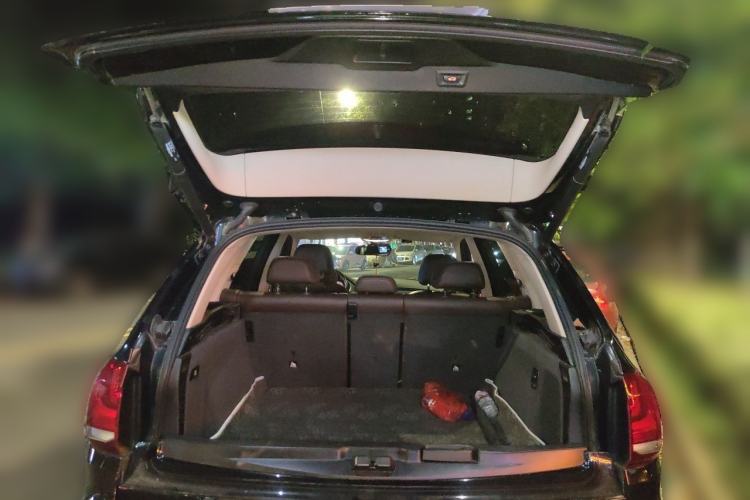 Used BMW X5 2017 xDrive28i Trunk