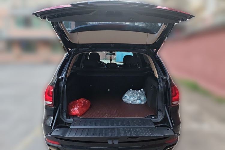 Used BMW X5 2017 xDrive35i Elegant Edition Trunk