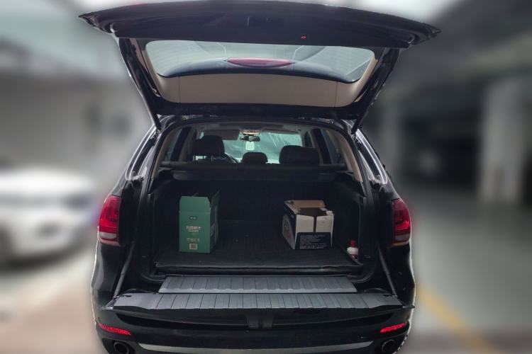 Used BMW X5 2017 xDrive28i Trunk