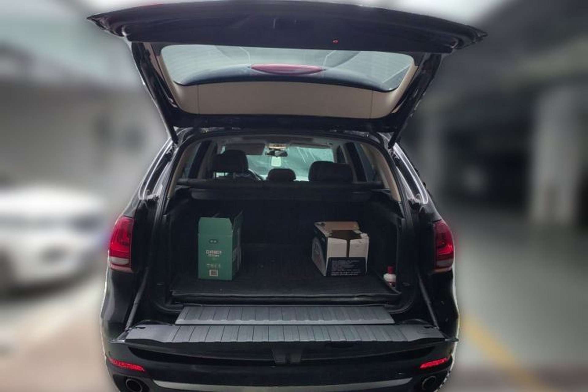 Used BMW X5 2017 xDrive28i Trunk
