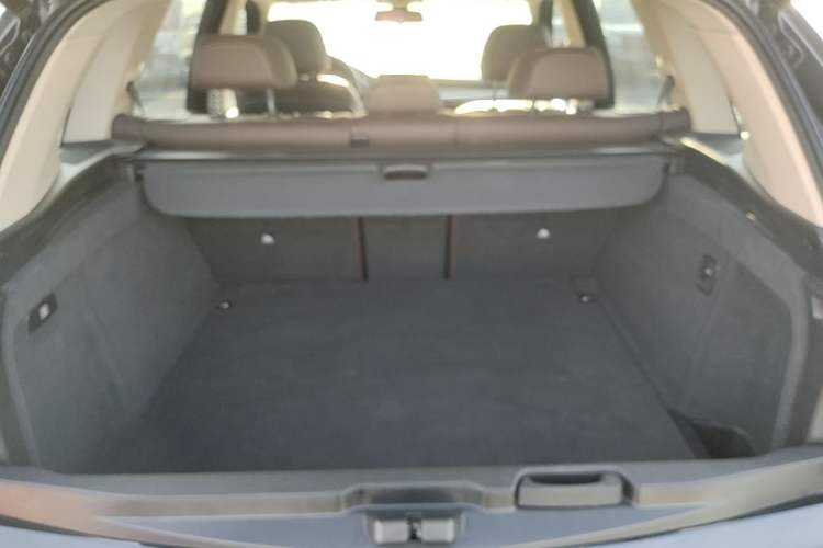 Used BMW X5 2017 xDrive28i Trunk