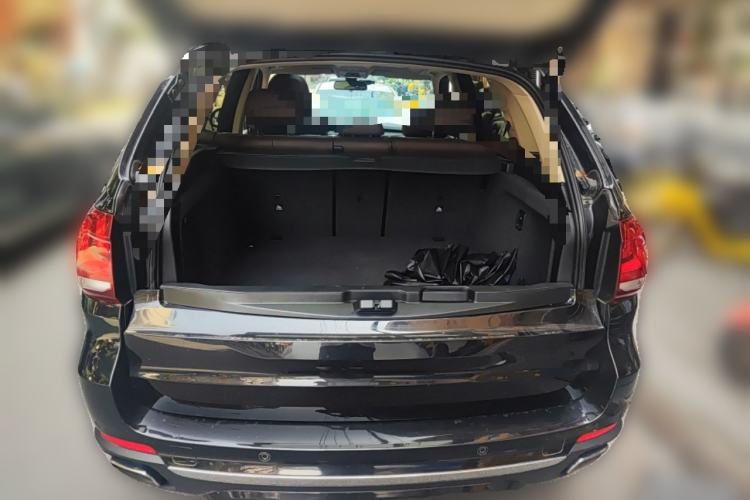 Used BMW X5 2017 xDrive35i Elegant Edition Trunk
