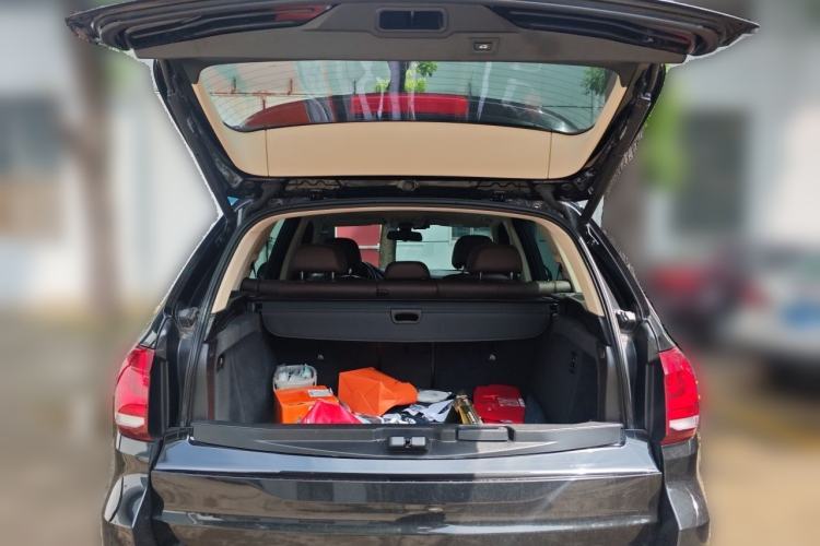 Used BMW X5 2017 xDrive35i Elegant Edition Trunk