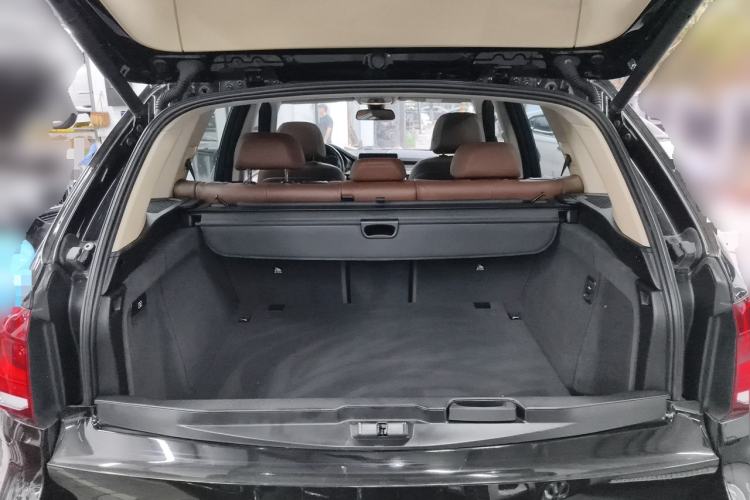 Used BMW X5  Trunk