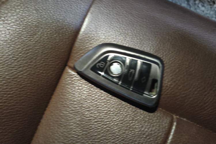 Used BMW X5  Vehicle Key
