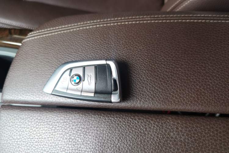 Used BMW X5 2017 xDrive28i Vehicle Key