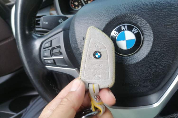 Used BMW X5 2017 xDrive28i Vehicle Key