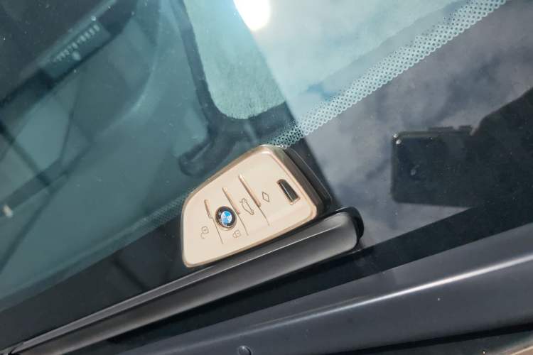 Used BMW X5 2017 xDrive28i Vehicle Key