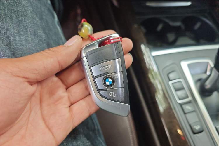 Used BMW X5 2017 xDrive28i Vehicle Key