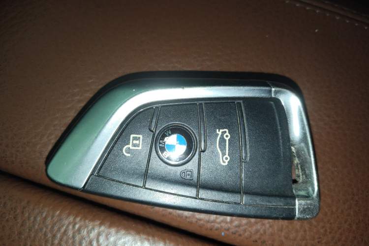 Used BMW X5 2017 xDrive35i Premium Luxury Middle East Vehicle Key