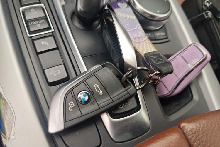 Used BMW X5  Vehicle Key
