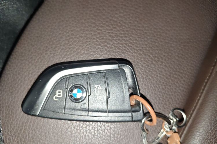 Used BMW X5  Vehicle Key