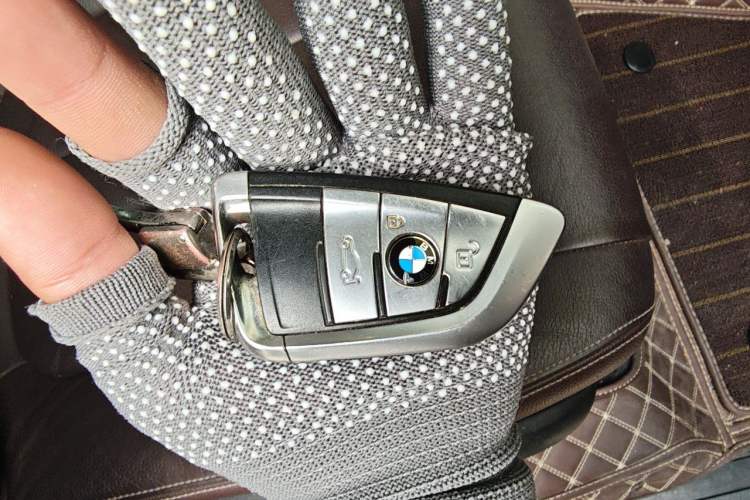 Used BMW X5 2017 xDrive28i Vehicle Key
