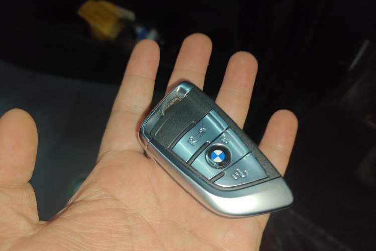 Used BMW X5 2017 xDrive28i Vehicle Key