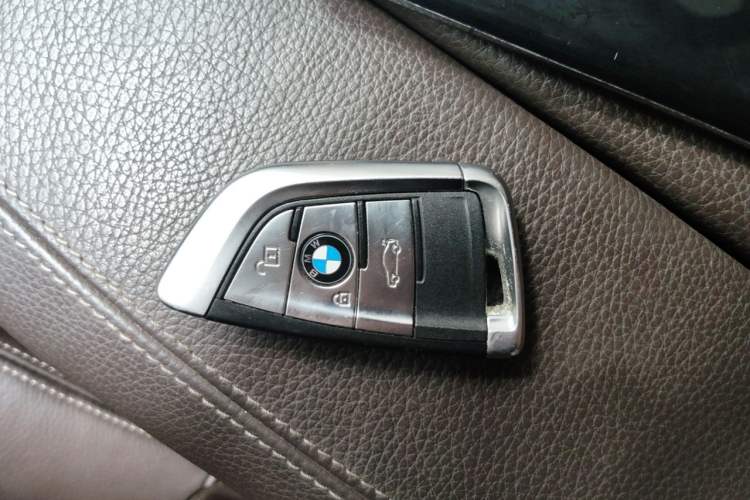 Used BMW X5 2017 xDrive28i Vehicle Key