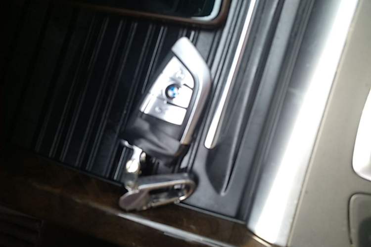 Used BMW X5 2017 xDrive28i Vehicle Key