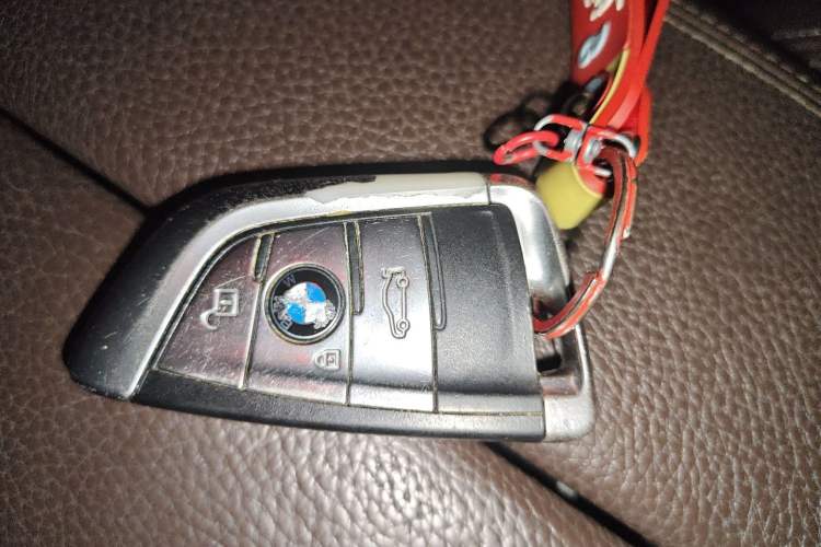 Used BMW X5 2017 xDrive28i Vehicle Key