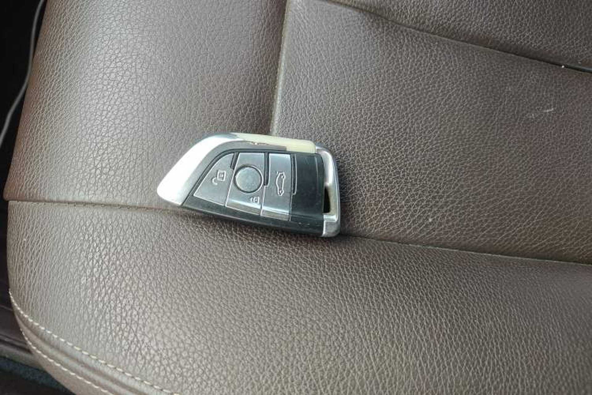 Used BMW X5 2017 xDrive28i Vehicle Key