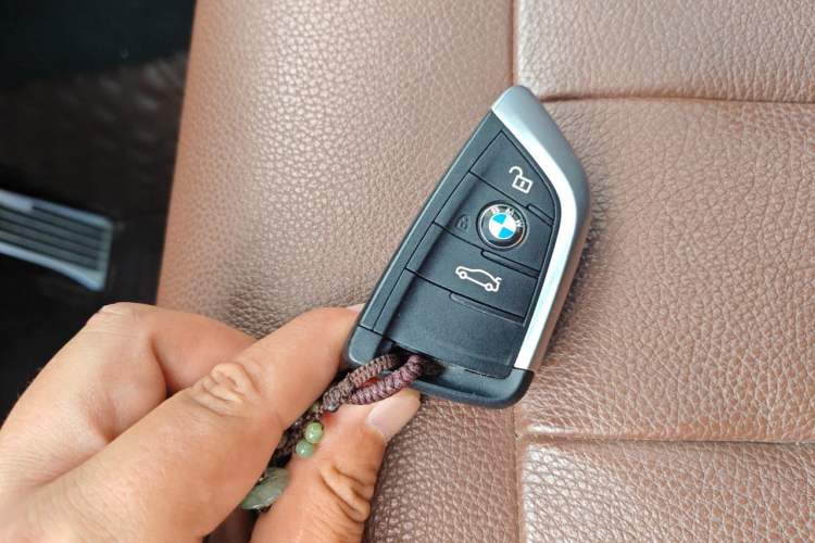 Used BMW X5  Vehicle Key