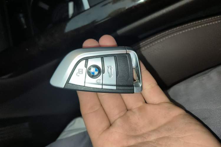 Used BMW X5 2017 xDrive28i Vehicle Key