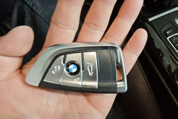 Used BMW X5 2017 xDrive28i Vehicle Key