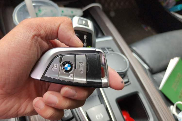 Used BMW X5 2017 xDrive28i Vehicle Key