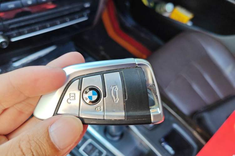Used BMW X5 2017 xDrive28i Vehicle Key