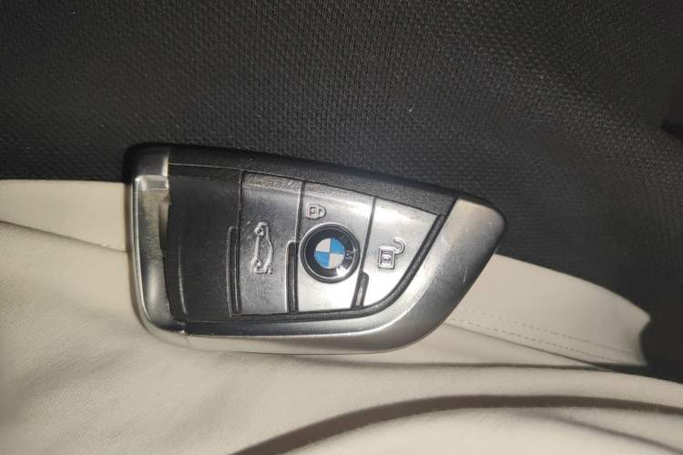 Used BMW X5 2017 xDrive28i Vehicle Key