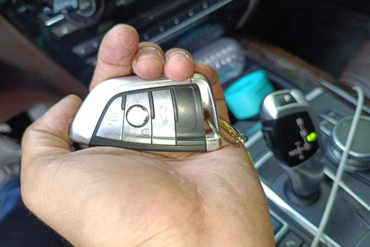 Used BMW X5 2017 xDrive28i Vehicle Key