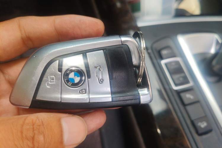 Used BMW X5 2017 xDrive28i Vehicle Key