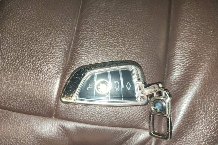 Used BMW X5 2017 xDrive28i Vehicle Key