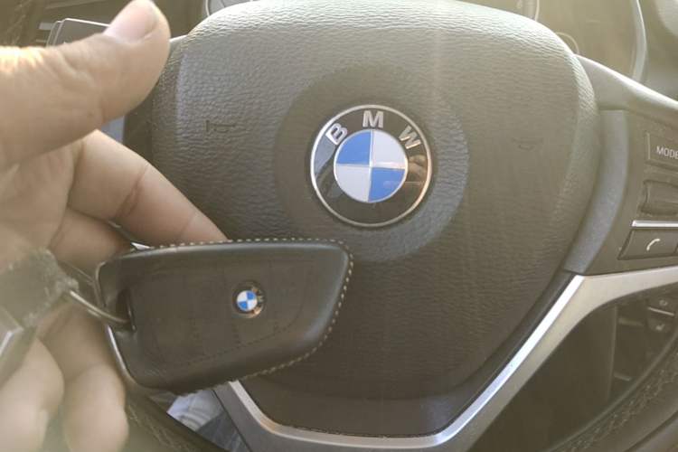 Used BMW X5 2017 xDrive28i Vehicle Key