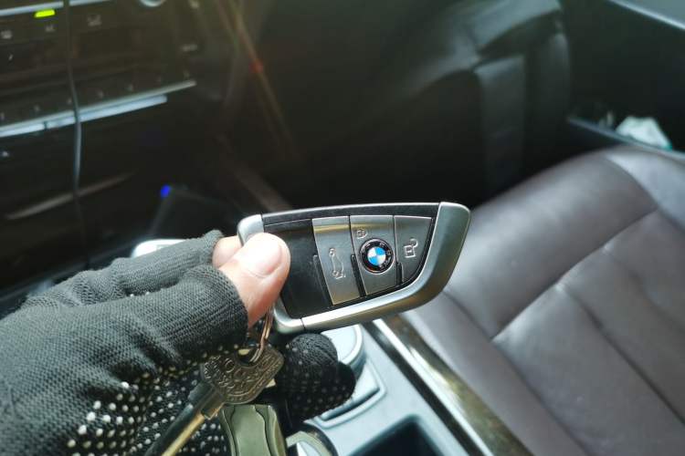 Used BMW X5 2017 xDrive28i Vehicle Key